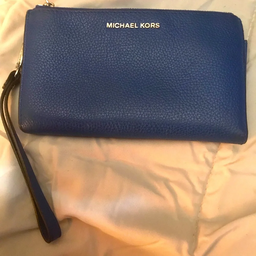 Auth Used MK Adele Double-Zip Pebble Leather Phone Walllet/Wristlet (Blue) - Picture 1 of 9